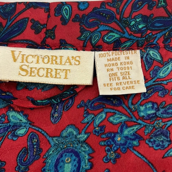 Victoria’s Secret Gold label red and blue paisley print robe night gown - Picture 8 of 8